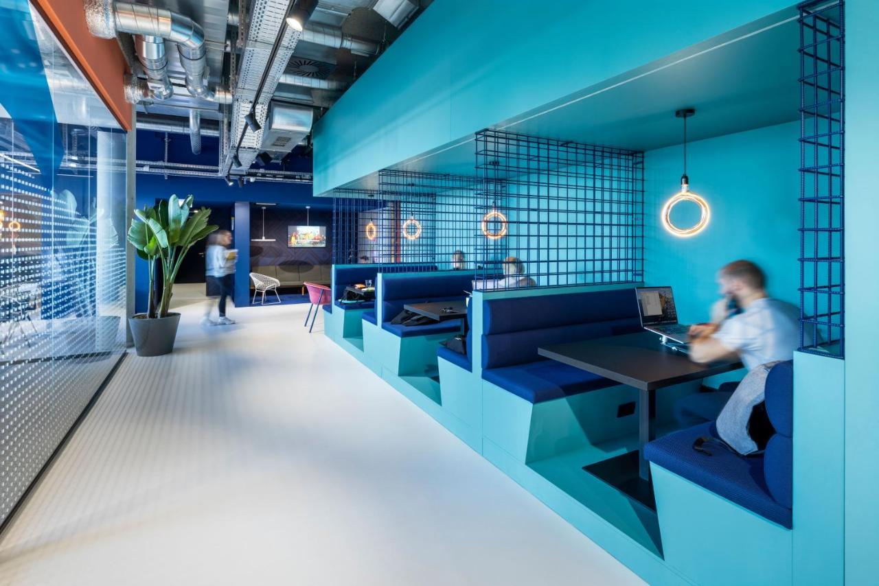 Hotel The Social Hub Vienna Esterno foto "The office is a place for collaboration."