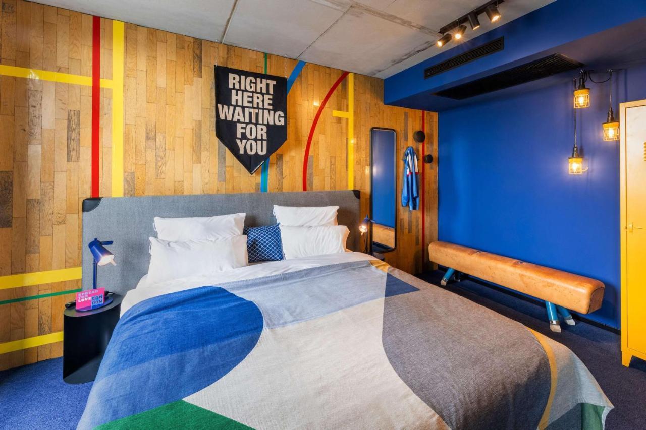 Hotel The Social Hub Vienna Esterno foto The room at the hotel
