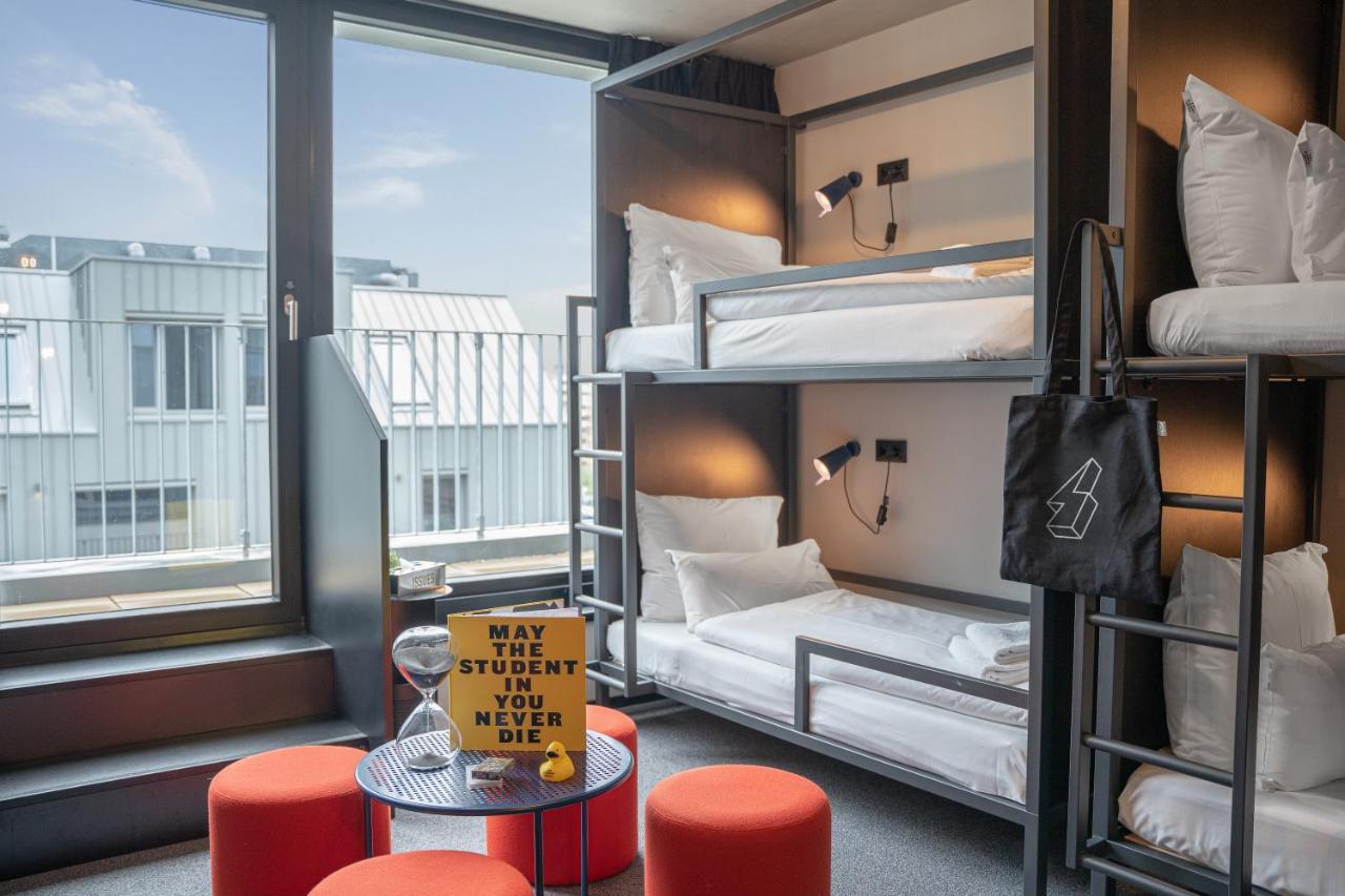 Hotel The Social Hub Vienna Esterno foto Hostel room