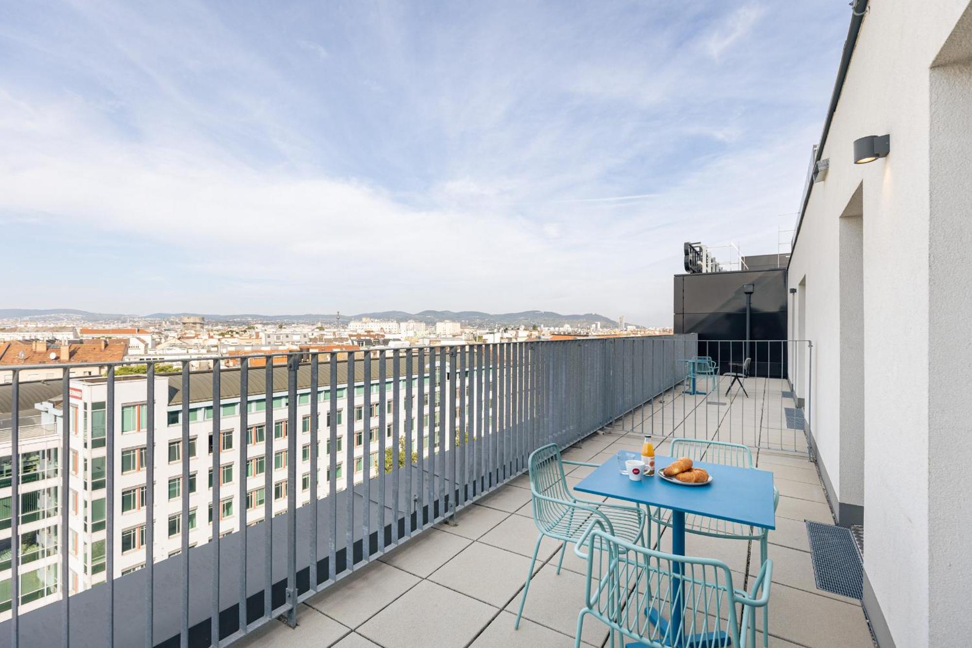 Hotel The Social Hub Vienna Esterno foto Rooftop terrace