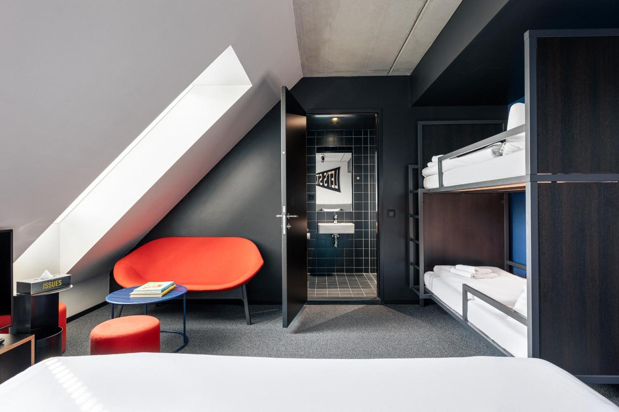 Hotel The Social Hub Vienna Esterno foto Hostel room