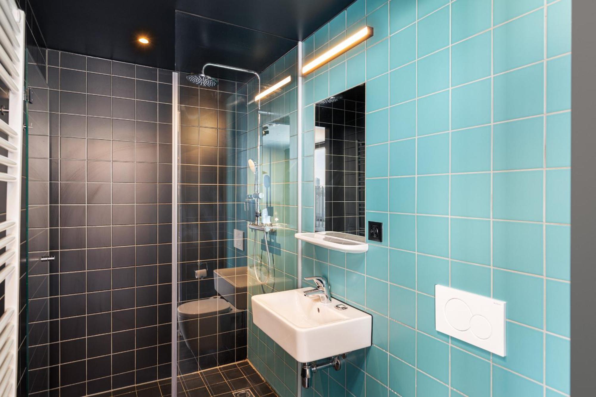 Hotel The Social Hub Vienna Esterno foto Bathroom
